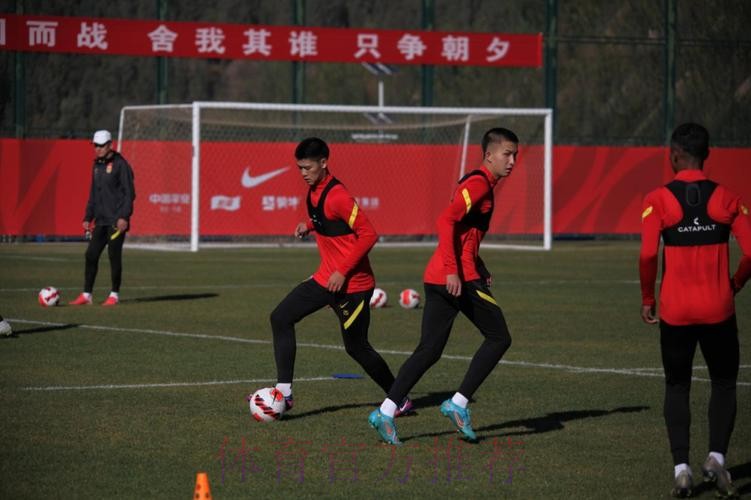 国少新年首期集训,杨晨苦寻后防铁闸 国少新年首期集训,杨晨苦寻后防铁闸