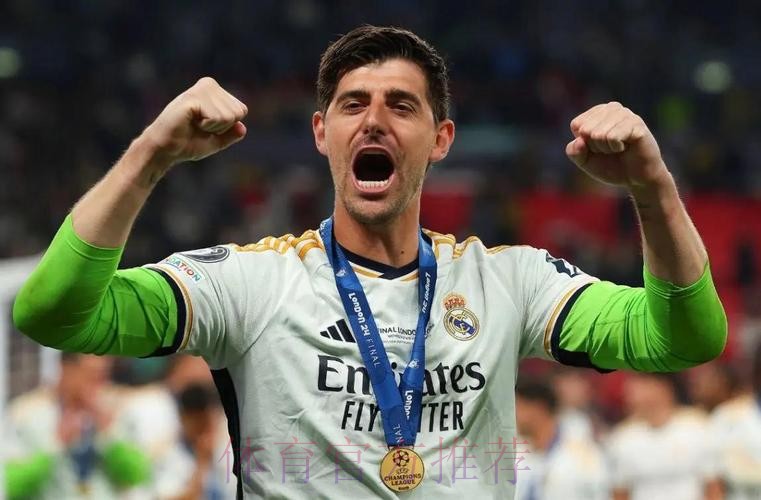 皇马小负巴萨 赛后皇马球员只有库尔图瓦谢场 皇马小负巴萨 赛后皇马球员只有库尔图瓦谢场